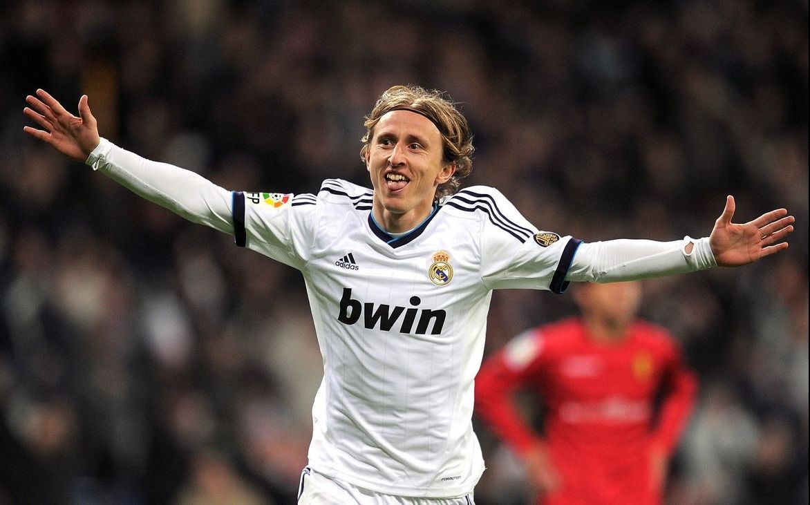 17岁妖星三连斩独享历史第一，拜仁3-1葡萄牙体育，主场37场不败